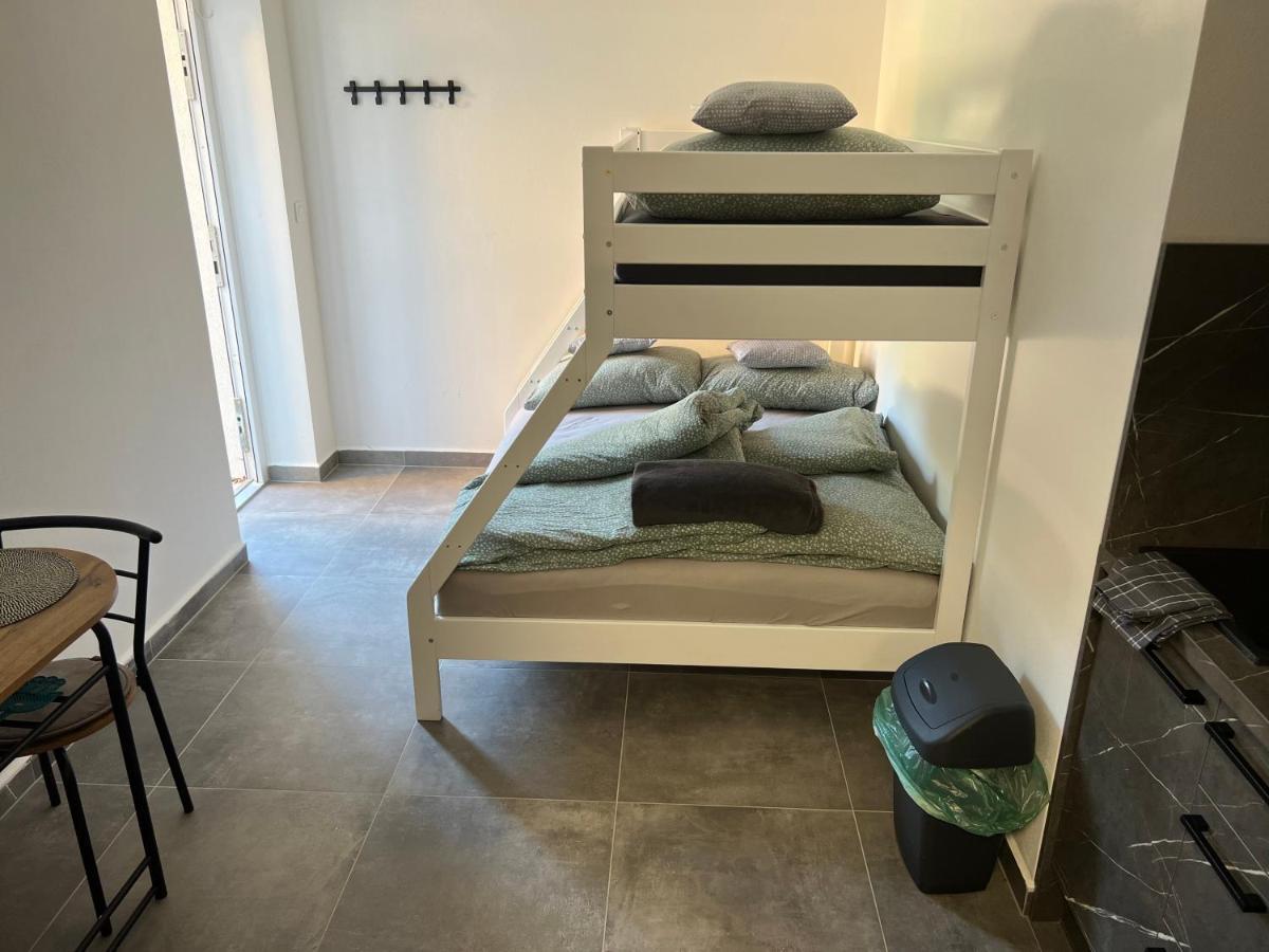 Hobiti Apartman - Bilbo Cerna v Posumavi Exterior foto