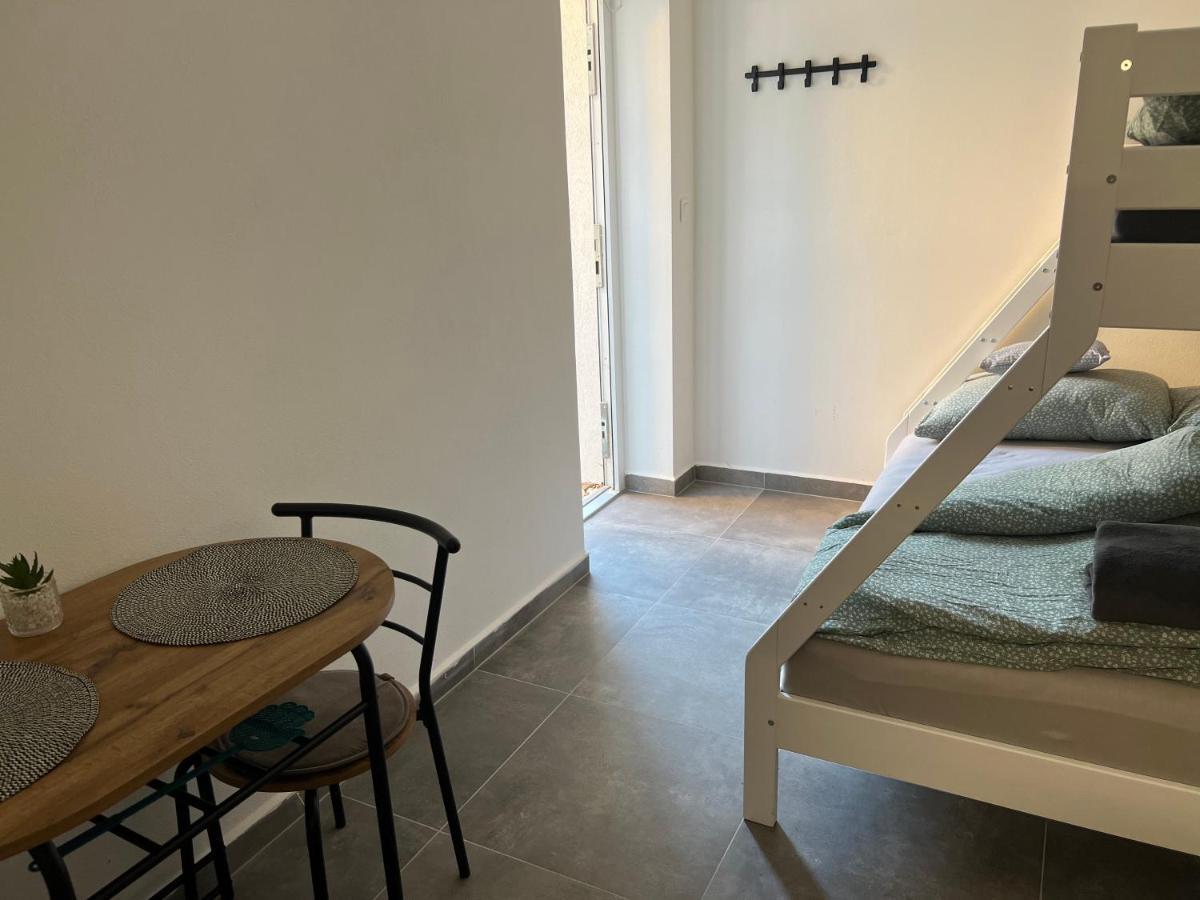 Hobiti Apartman - Bilbo Cerna v Posumavi Exterior foto